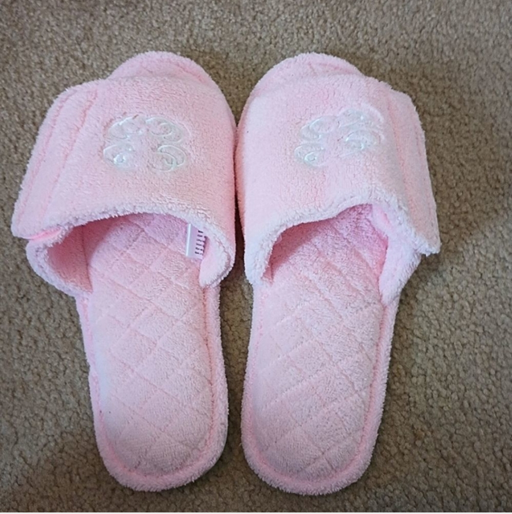 A New Day Fluffy Soft Pink Slippers Velcro Upper Size Large